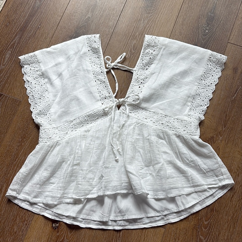 AMERICAN EAGLE • NEW Women’s Boho Eyelet Trim Detail Relaxed Top Size Medium